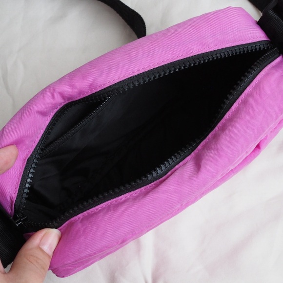 BAGGU Camera Crossbody bag in Extra Pink - Picture 4 of 5